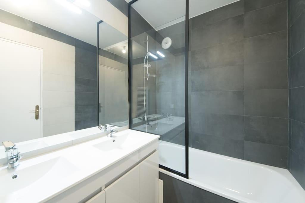 Suite Moderne Familiale 8 Pers - Disney 10M - 2 Sdb Bussy-Saint-Georges Dış mekan fotoğraf
