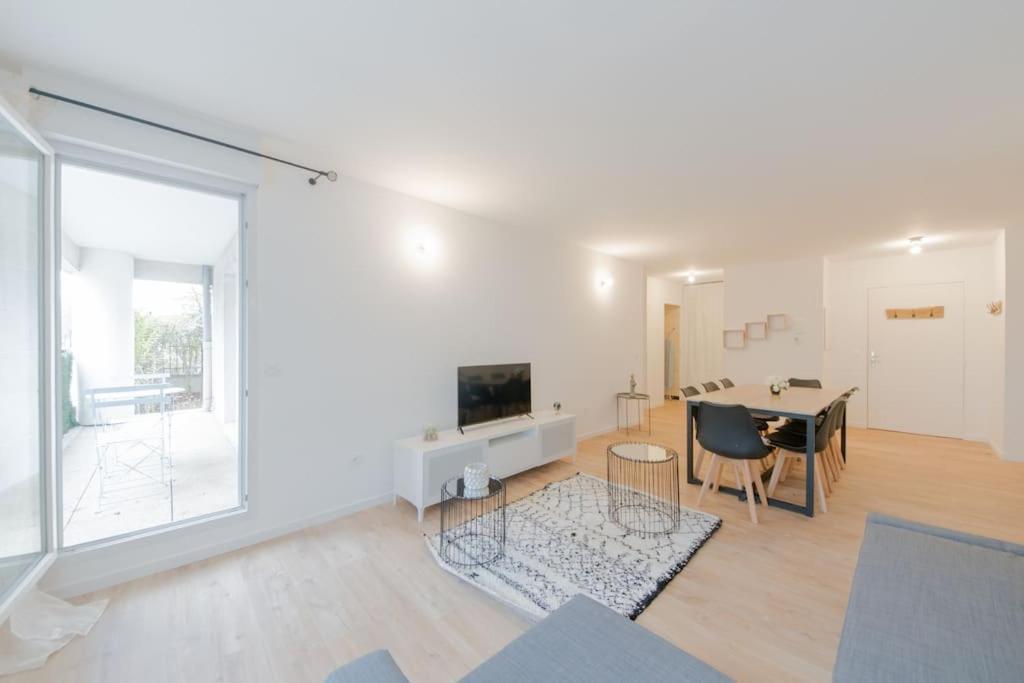 Suite Moderne Familiale 8 Pers - Disney 10M - 2 Sdb Bussy-Saint-Georges Dış mekan fotoğraf